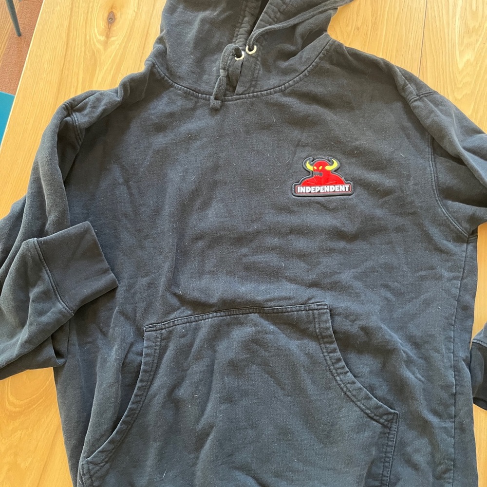 Independent / toy machine collab hoodie